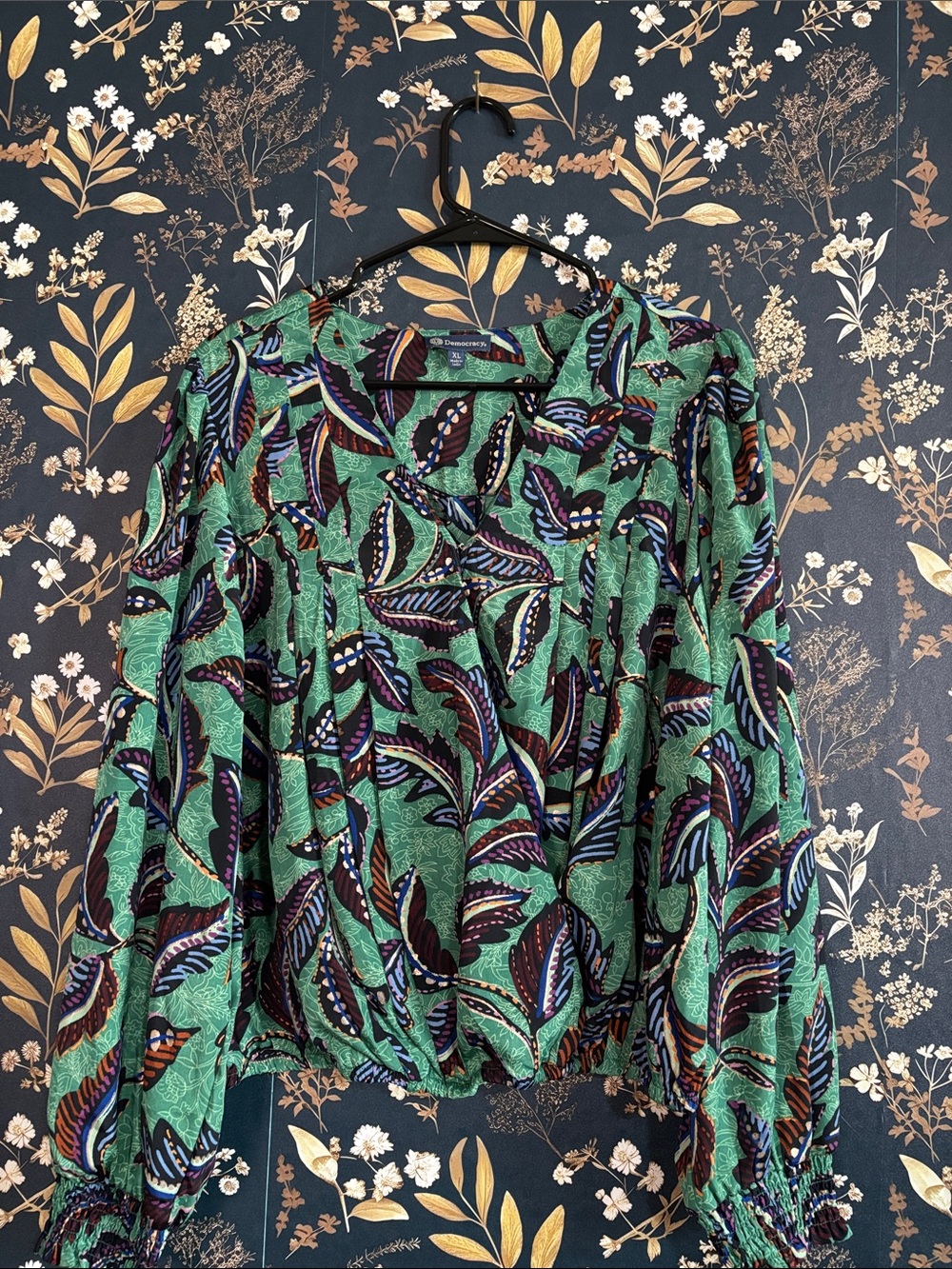 Democracy Faux Wrap Green Leaf-Print V-Neck Blouse with Multicolor Size XL